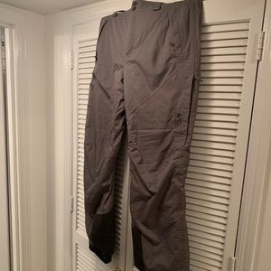 Men’s Mountain Hard Wear grey Ski Pants, Size L